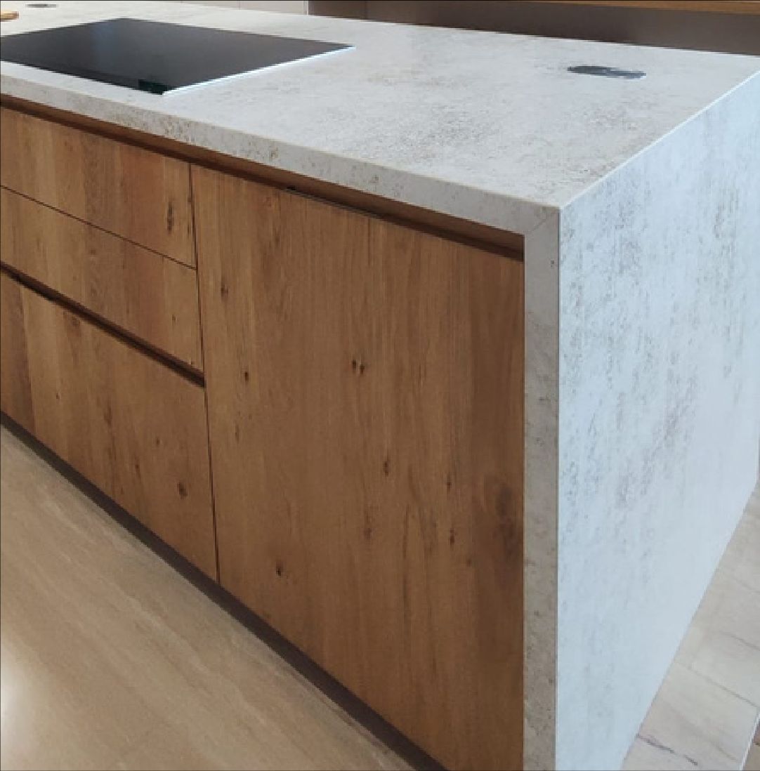 Detalle de materiales naturales en una vivienda de la Costa Blanca